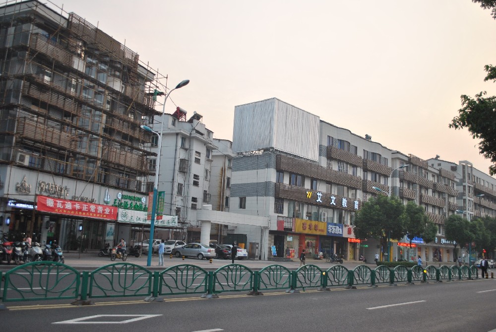 张家港楼顶三面翻广告宣传栏